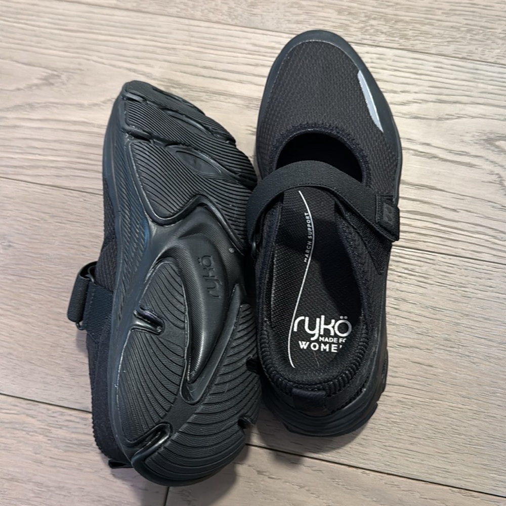BNWOT ryka Mary Jane’s in black - Picture 3 of 4